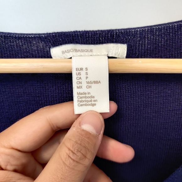 3 for $20 — H&M basic sweaters in excellent condition - Picture 8 of 9